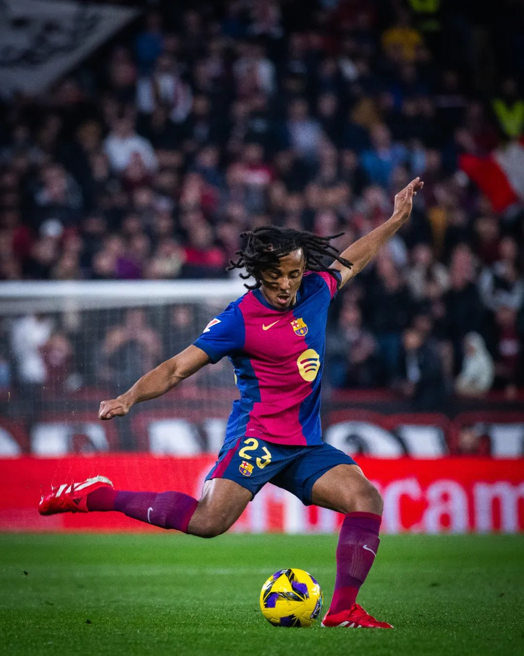 社区盾赛程吃紧,巴塞罗那国际比赛日防线松动,态度坚定,训练强度明显提升(巴塞罗那1比4巴黎) 社区盾赛程吃紧,巴塞罗那国际比赛日防线松动,态度坚定,训练强度明显提升(巴塞罗那1比4巴黎)