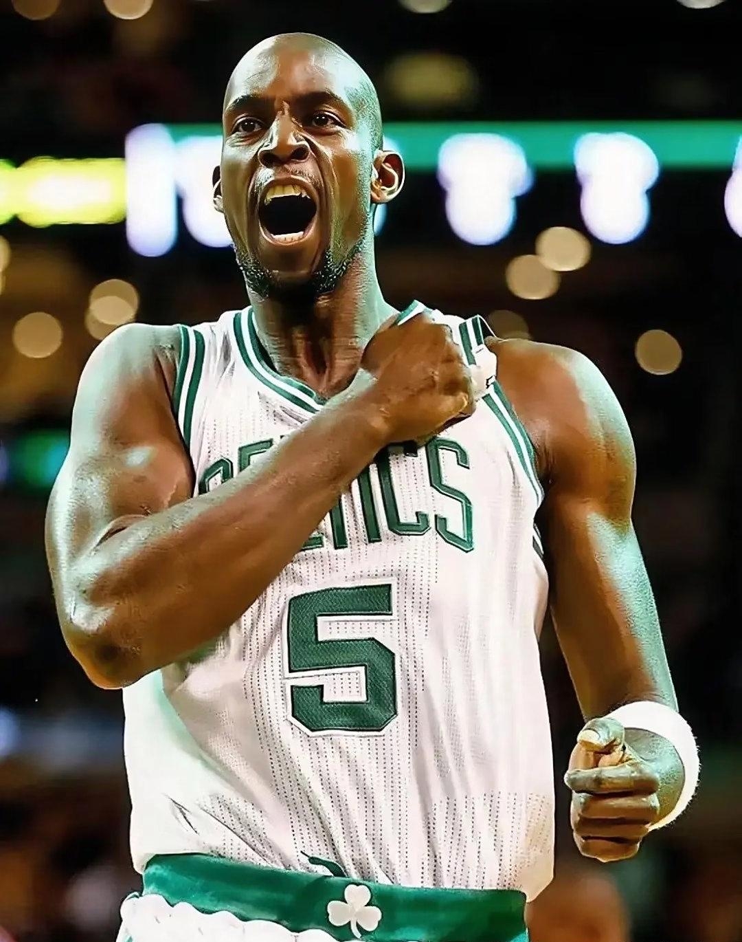 包含冲刺阶段波士顿凯尔特人调整名单以备NBA总决赛，战术微调环节打磨，媒体盛赞，年轻球员得到机会的词条