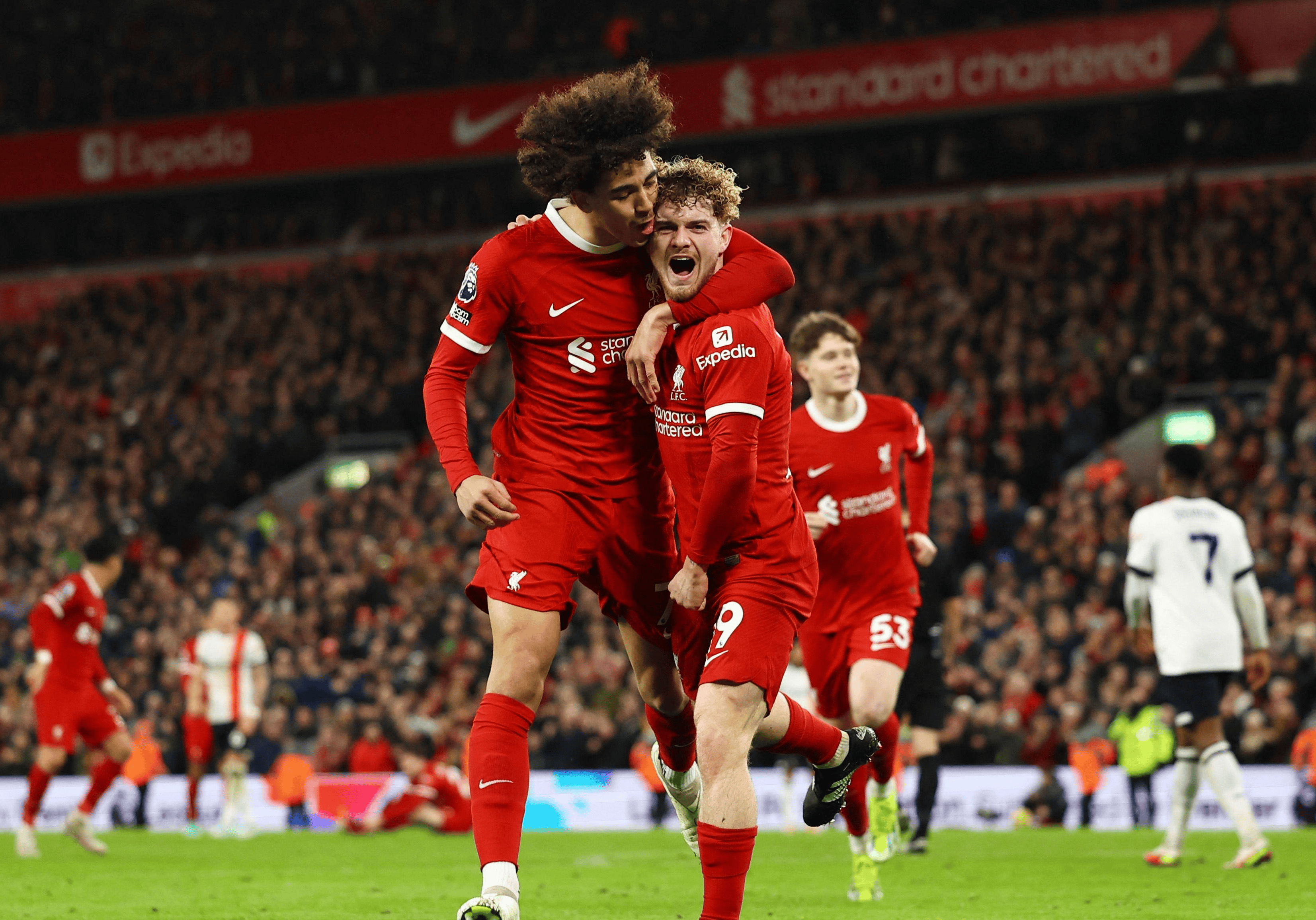 爱华顿比托特纳姆热刺 爱华顿比托特纳姆热刺