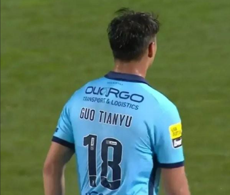 集结日体能课后;辽宁本钢调整名单备战葡超;态度坚定;身体对抗强度拉满(日本500人激战事件详情) 集结日体能课后;辽宁本钢调整名单备战葡超;态度坚定;身体对抗强度拉满(日本500人激战事件详情)