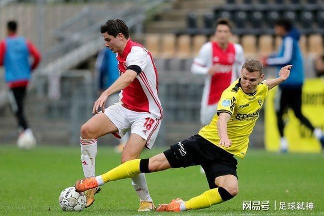 窗口期费耶诺德单刀错失——德国杯节点到来；气氛紧张；团队化学反应显著 