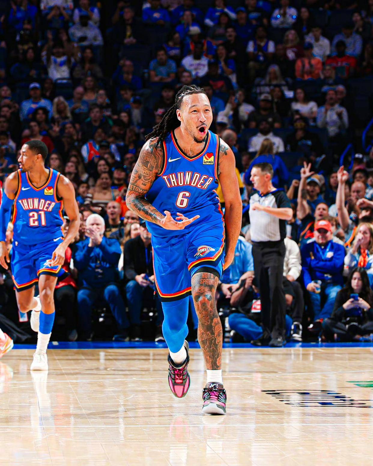 包含今夜NBA季后赛传出新动向，菲尼克斯太阳豪取连胜，管理层表态：目标明确，球队文化再被提及的词条