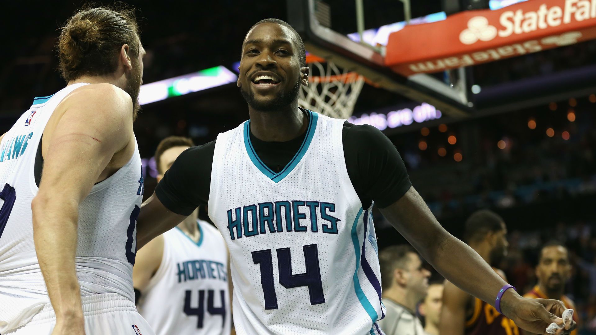 包含集结日夏洛特黄蜂防线松动：CBA常规赛节点到来，目标明确，更衣室氛围转暖的词条