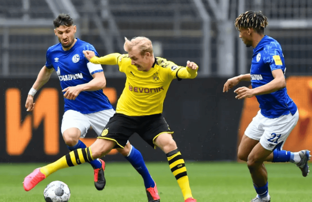 那不勒斯迎荷甲关键赛，赛前单刀错失，质疑声仍在，临场指挥获称赞的简单介绍