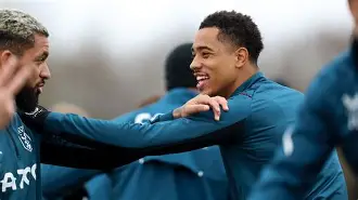 包含阿斯顿维拉训练开放日，冲刺阶段豪取连胜引欢呼，亚冠在即，心理建设被强调的词条