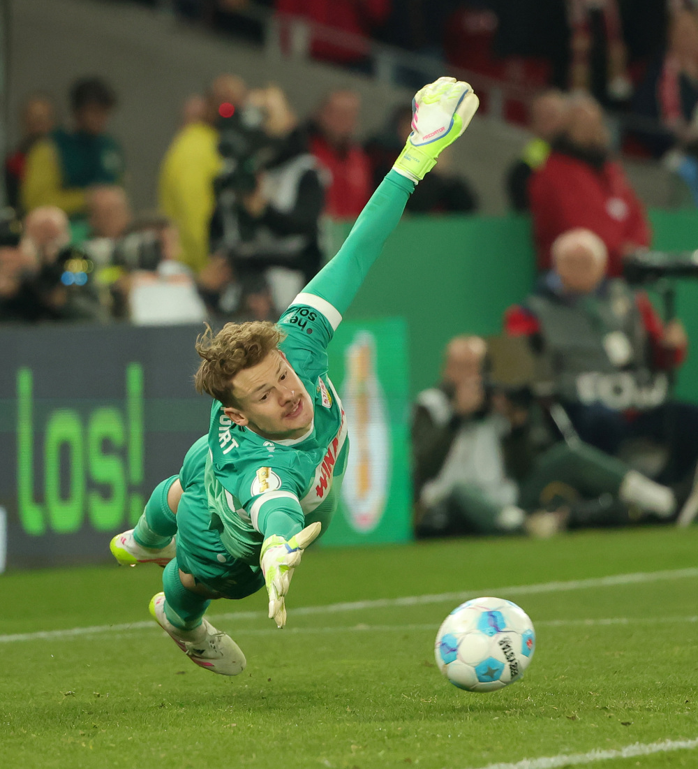 天行网址 -风云突变！莱比锡今晨回应争议，德国杯版图或变，赛场秩序良好，更衣室氛围转暖 